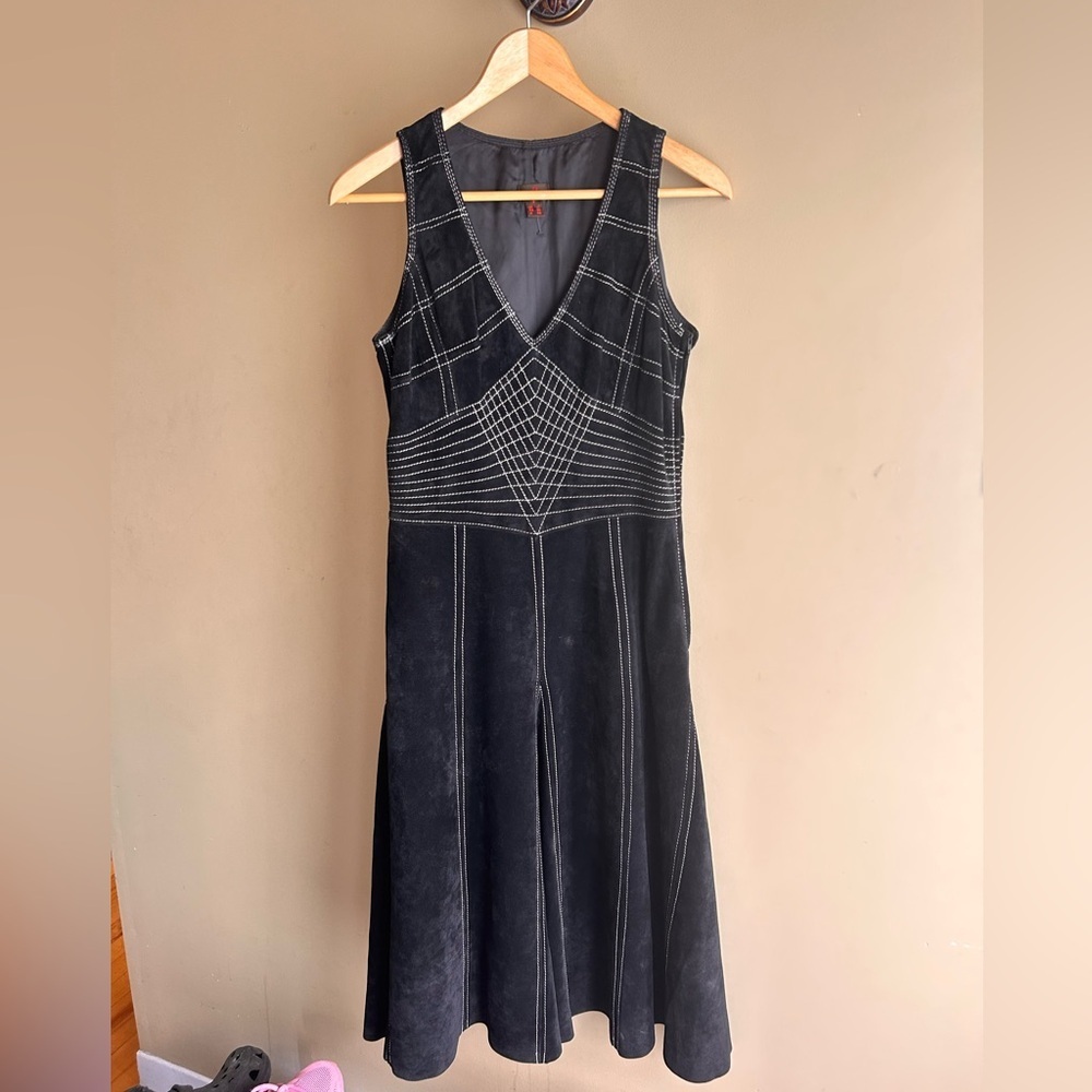 Danier suede dress - Picture 2 of 16
